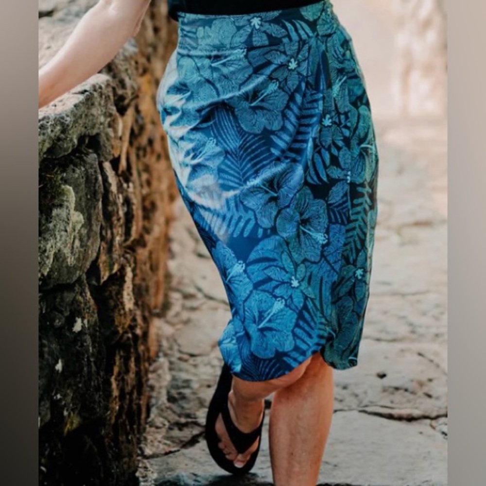 RipSkirt Hawaii, Length 3, in Maui Moonlight, NWT *send me an offer *